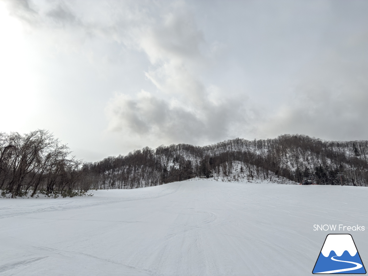 ローカル巡りのシーズン到来！新十津川町そっち岳スキー場でひと滑りしてから、岩見沢市に今月オープンしたスキーハイキング専門店『well-tuned』を訪ねて♪